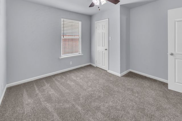 2933 S Hills Avenue, Fort Worth, TX 76109
