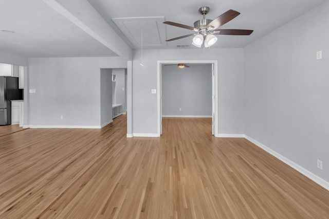2933 S Hills Avenue, Fort Worth, TX 76109