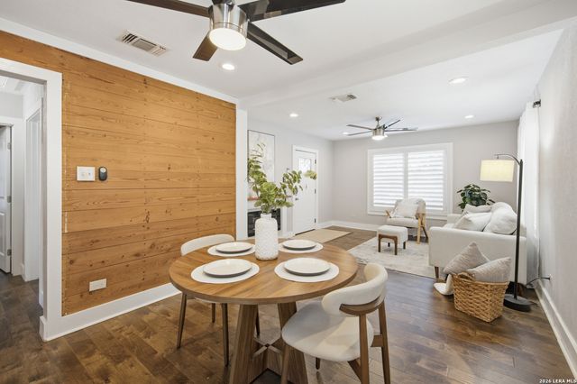 221 E FRENCH PL, San Antonio, TX 78212