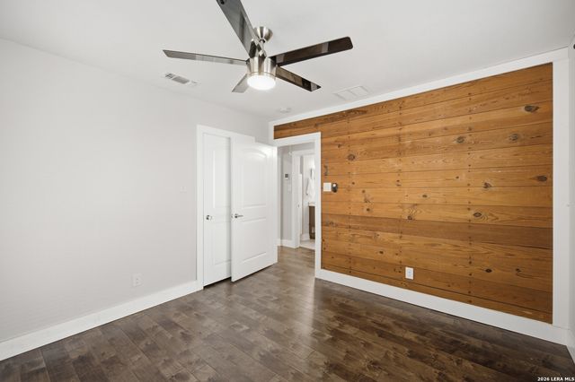 221 E FRENCH PL, San Antonio, TX 78212