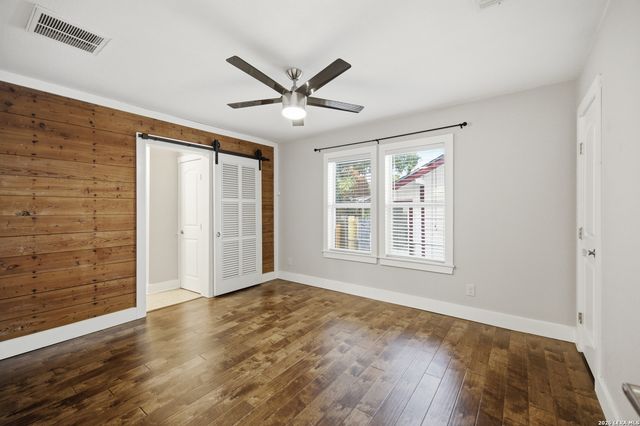 221 E FRENCH PL, San Antonio, TX 78212