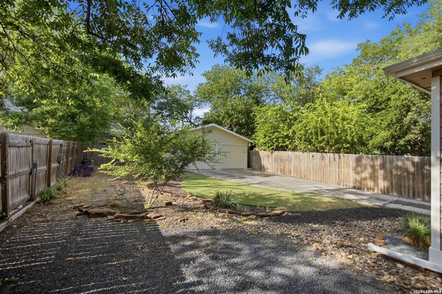 221 E FRENCH PL, San Antonio, TX 78212