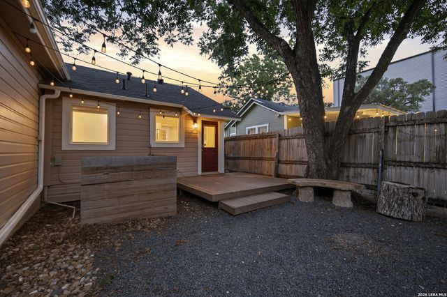 221 E FRENCH PL, San Antonio, TX 78212