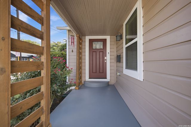 221 E FRENCH PL, San Antonio, TX 78212