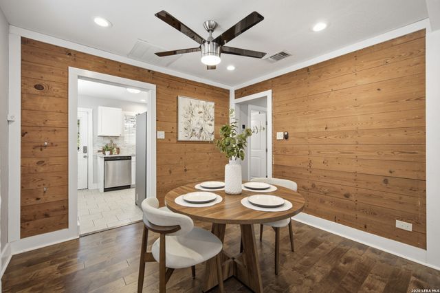 221 E FRENCH PL, San Antonio, TX 78212