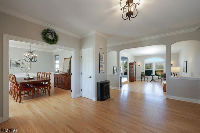 82 Oxford Pl, Hillsborough Twp., NJ 08844