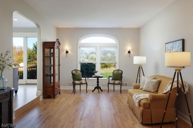 82 Oxford Pl, Hillsborough Twp., NJ 08844
