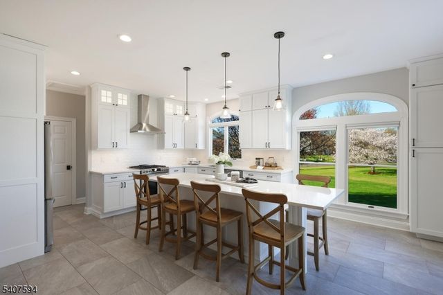 82 Oxford Pl, Hillsborough Twp., NJ 08844