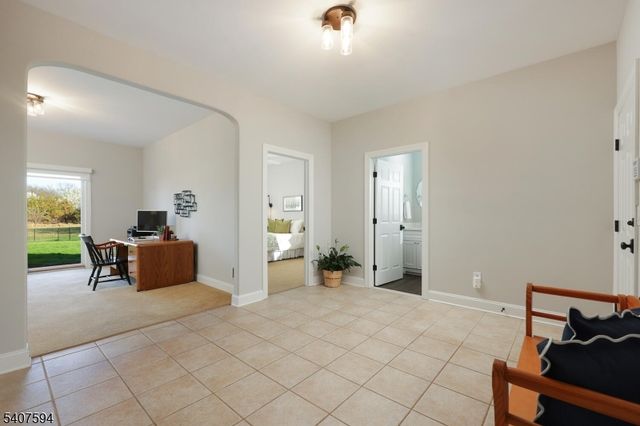 82 Oxford Pl, Hillsborough Twp., NJ 08844