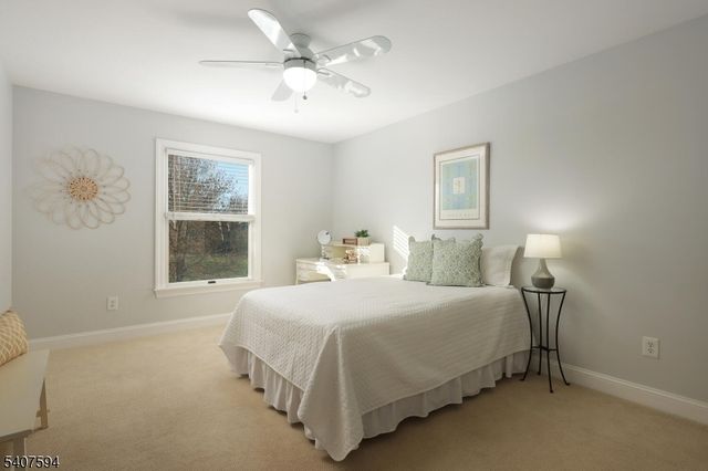 82 Oxford Pl, Hillsborough Twp., NJ 08844