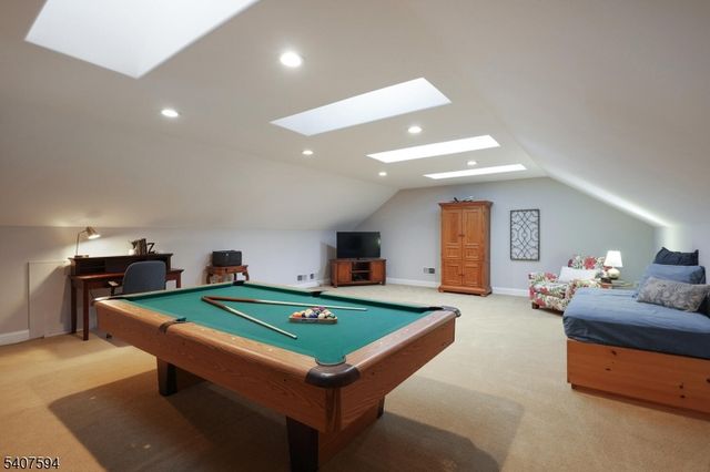 82 Oxford Pl, Hillsborough Twp., NJ 08844