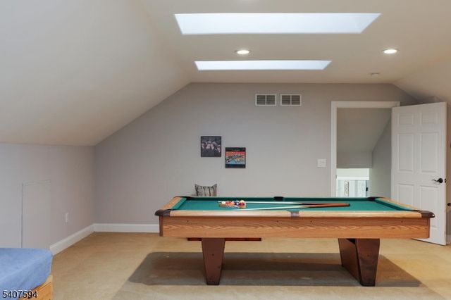 82 Oxford Pl, Hillsborough Twp., NJ 08844