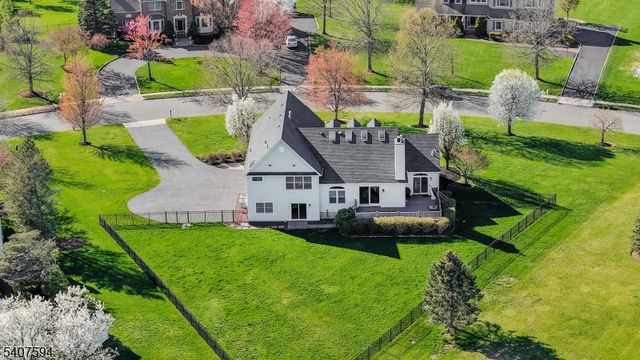 82 Oxford Pl, Hillsborough Twp., NJ 08844