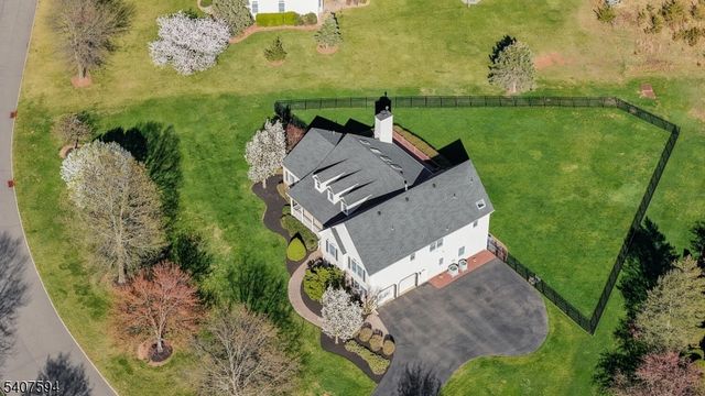 82 Oxford Pl, Hillsborough Twp., NJ 08844