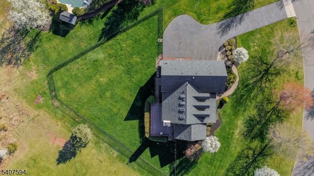 82 Oxford Pl, Hillsborough Twp., NJ 08844
