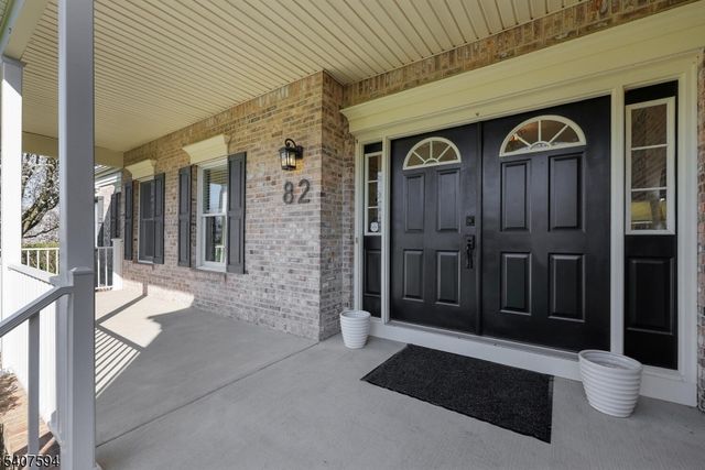 82 Oxford Pl, Hillsborough Twp., NJ 08844