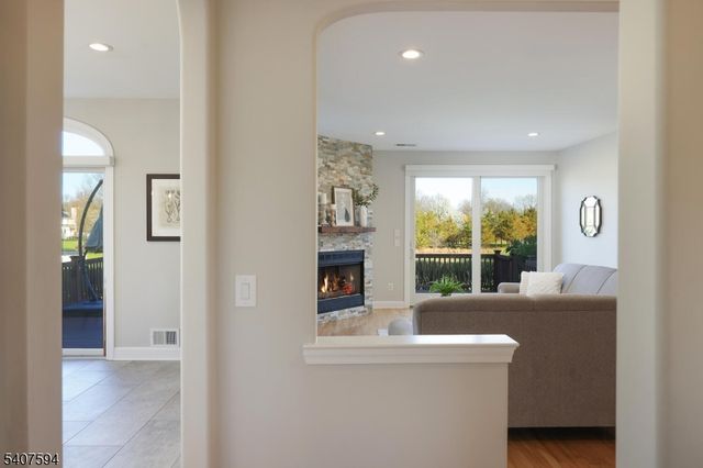 82 Oxford Pl, Hillsborough Twp., NJ 08844