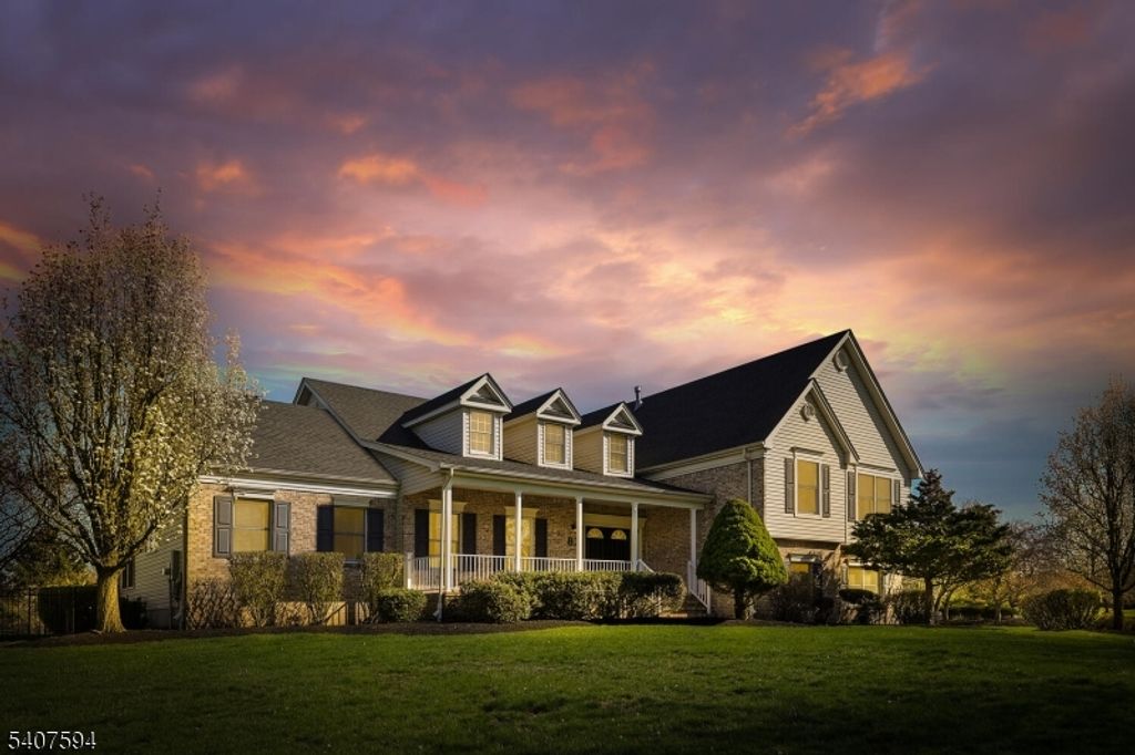 82 Oxford Pl, Hillsborough Twp., NJ 08844
