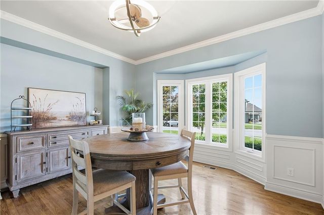 1625 NE Shadow Valley Drive, Lee's Summit, MO 64064