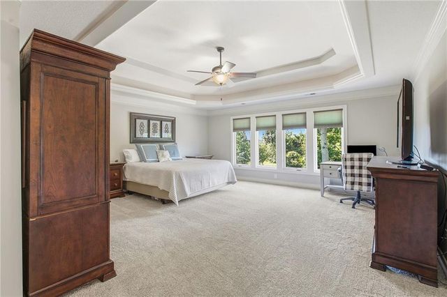 1625 NE Shadow Valley Drive, Lee's Summit, MO 64064
