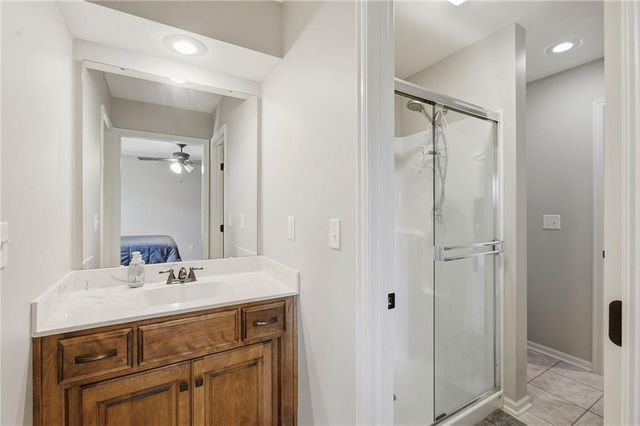 1625 NE Shadow Valley Drive, Lee's Summit, MO 64064