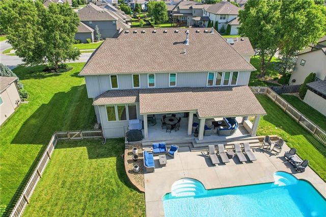 1625 NE Shadow Valley Drive, Lee's Summit, MO 64064