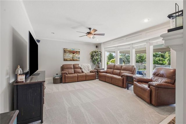 1625 NE Shadow Valley Drive, Lee's Summit, MO 64064