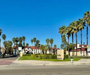 8153 N Cedar Avenue # 127, Fresno, CA 93720