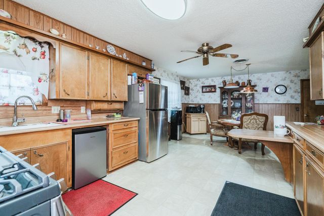 206 N CROSBY Avenue, Tulia, TX 79088