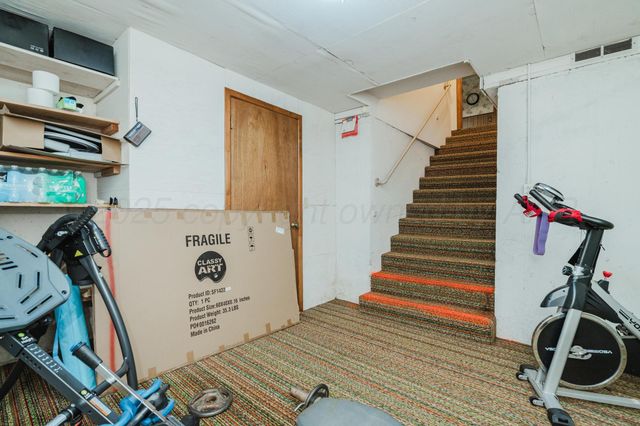 206 N CROSBY Avenue, Tulia, TX 79088