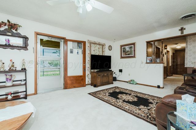 206 N CROSBY Avenue, Tulia, TX 79088