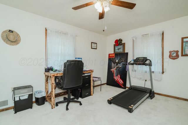 206 N CROSBY Avenue, Tulia, TX 79088