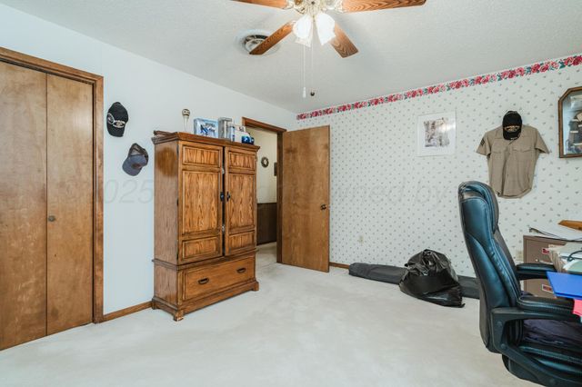 206 N CROSBY Avenue, Tulia, TX 79088