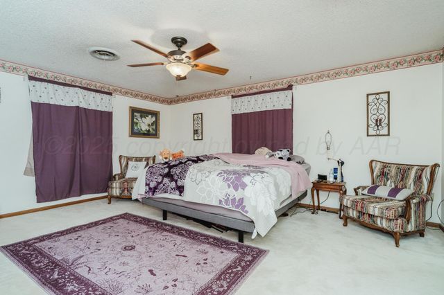 206 N CROSBY Avenue, Tulia, TX 79088