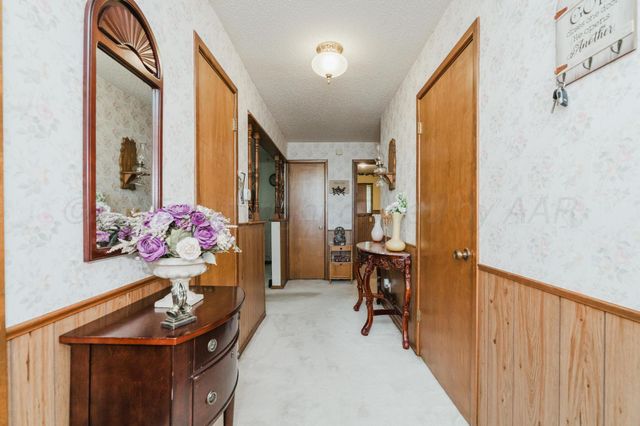 206 N CROSBY Avenue, Tulia, TX 79088