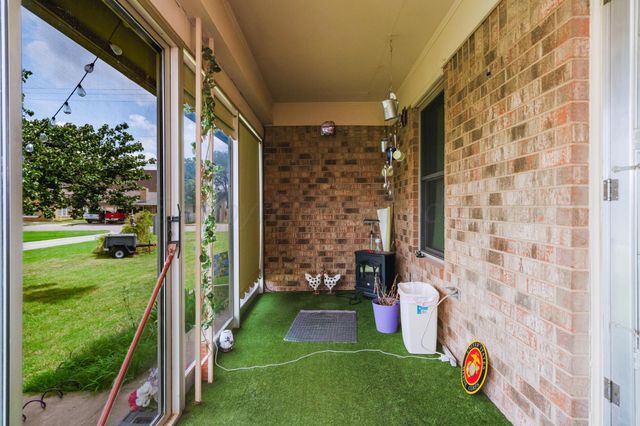 206 N CROSBY Avenue, Tulia, TX 79088