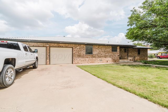 206 N CROSBY Avenue, Tulia, TX 79088