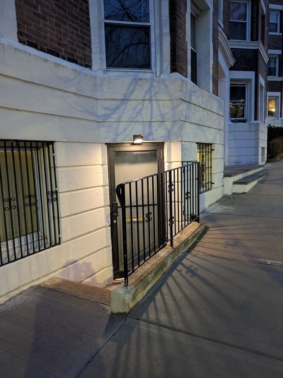 1496 Commonwealth Ave. 9E, Boston, MA 02135