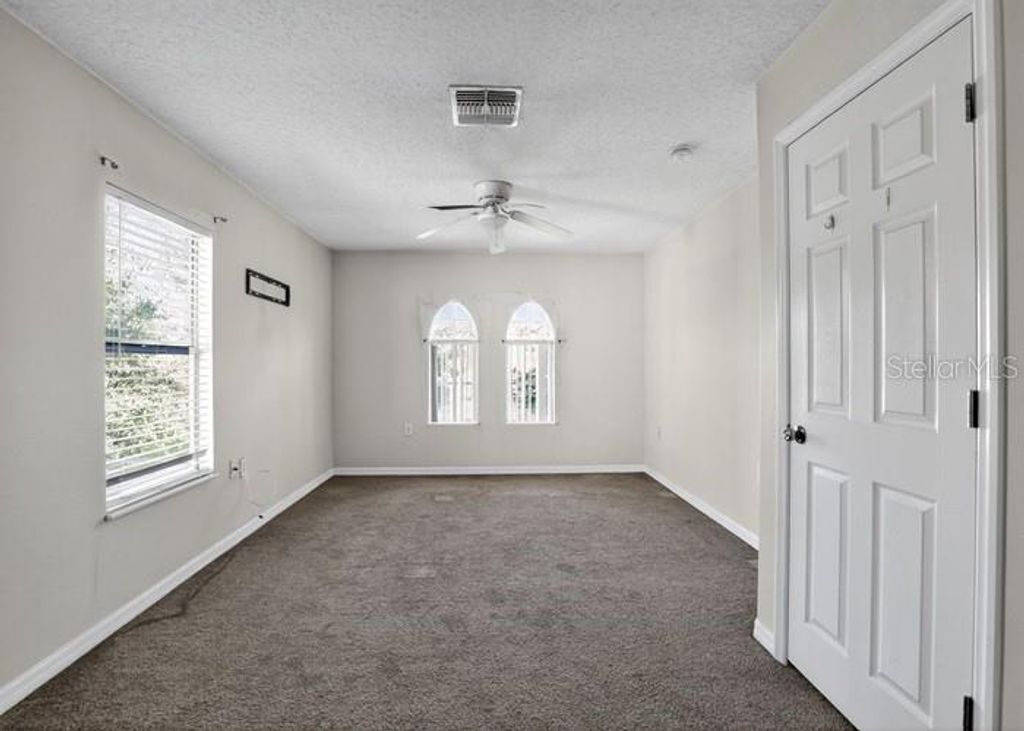 Image 9 of property listing at 11813 VIA LUCERNA CIRCLE, Windermere, FL 34786