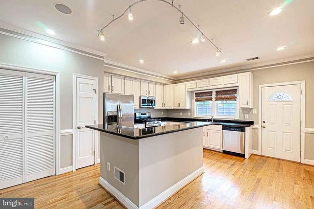 1535 GALES ST NE, Washington, DC 20002