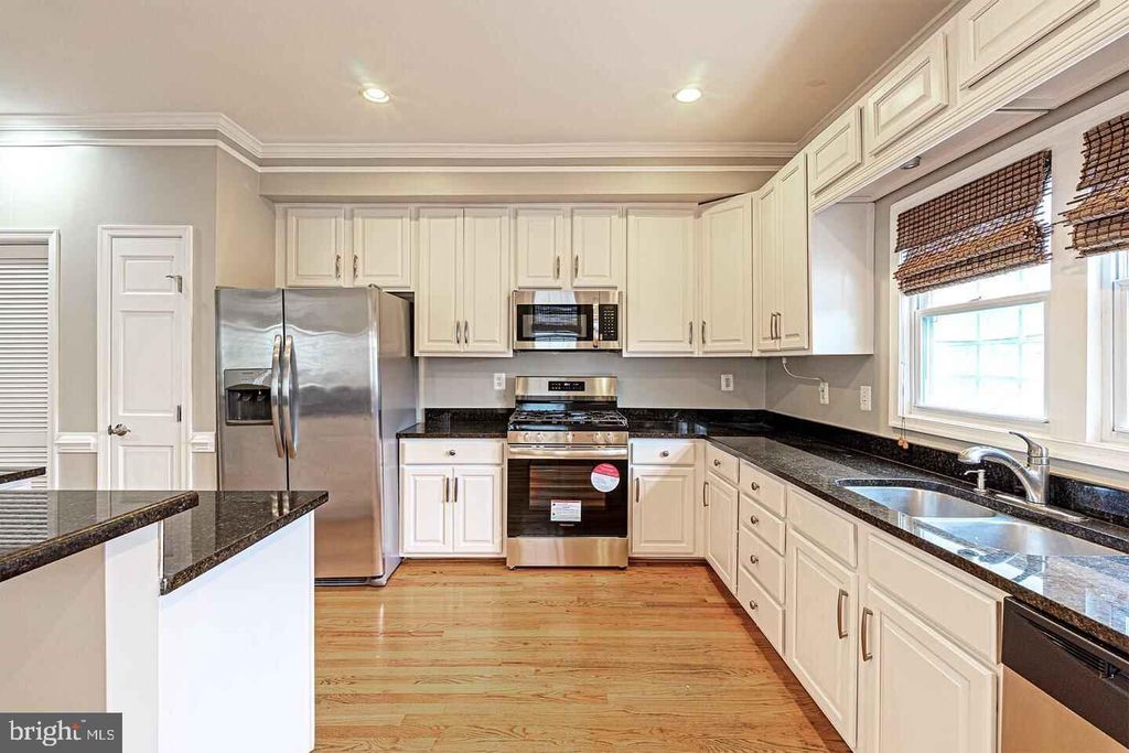 1535 GALES ST NE, Washington, DC 20002