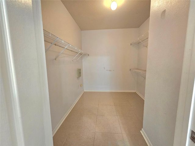 18058 VILLA CREEK DRIVE 18058, Tampa, FL 33647