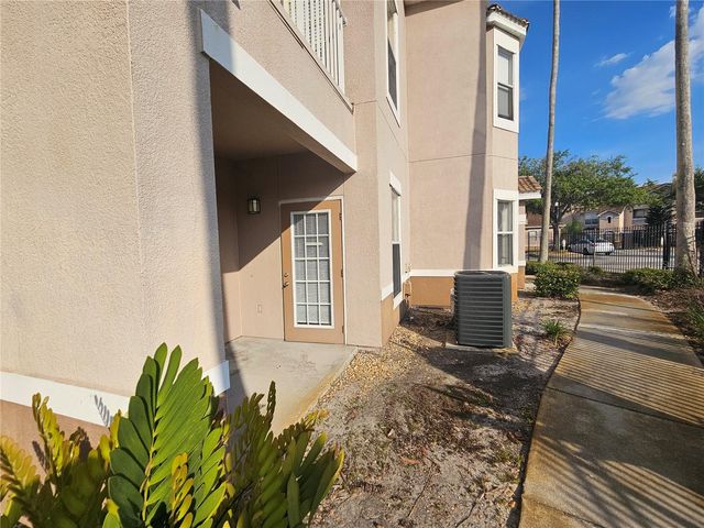 18058 VILLA CREEK DRIVE 18058, Tampa, FL 33647