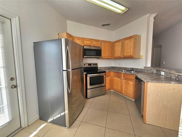 18058 VILLA CREEK DRIVE 18058, Tampa, FL 33647