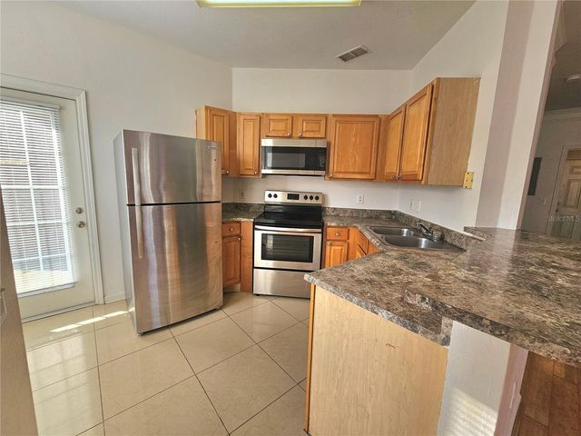 18058 VILLA CREEK DRIVE 18058, Tampa, FL 33647