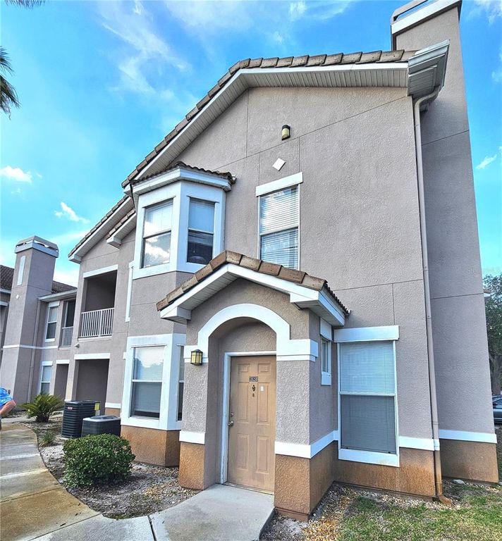 18058 VILLA CREEK DRIVE 18058, Tampa, FL 33647