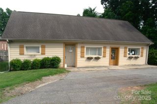 1512 Davie Avenue, Statesville, NC 28677