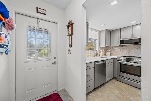 2929 SE Ocean Boulevard 104-7, Stuart, FL 34996