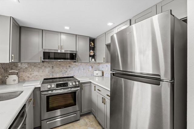 2929 SE Ocean Boulevard 104-7, Stuart, FL 34996