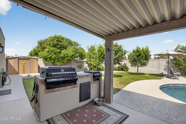 9726 W PINERIDGE Drive, Sun City, AZ 85351